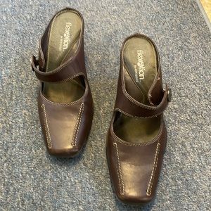 Brown size 8 1/2 woman’s heeled shoes